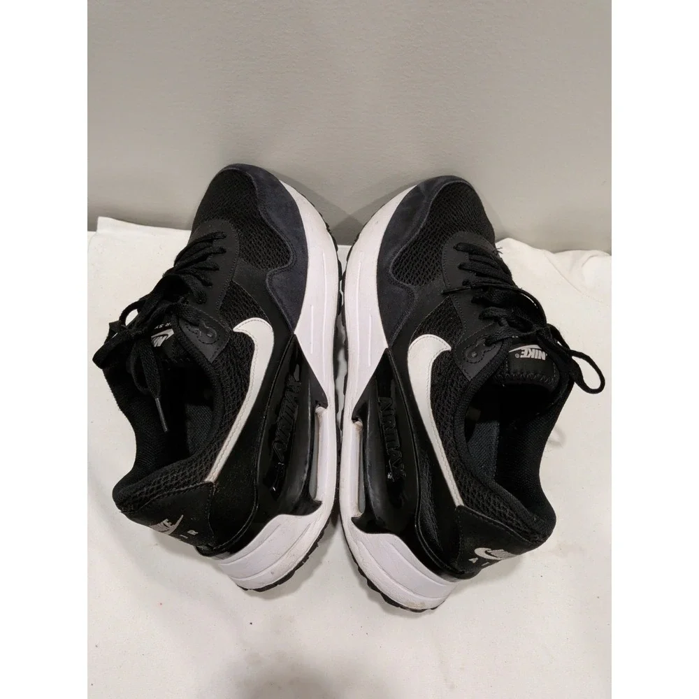 Nike product pair